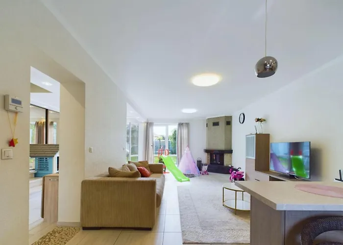 Family House L&M
