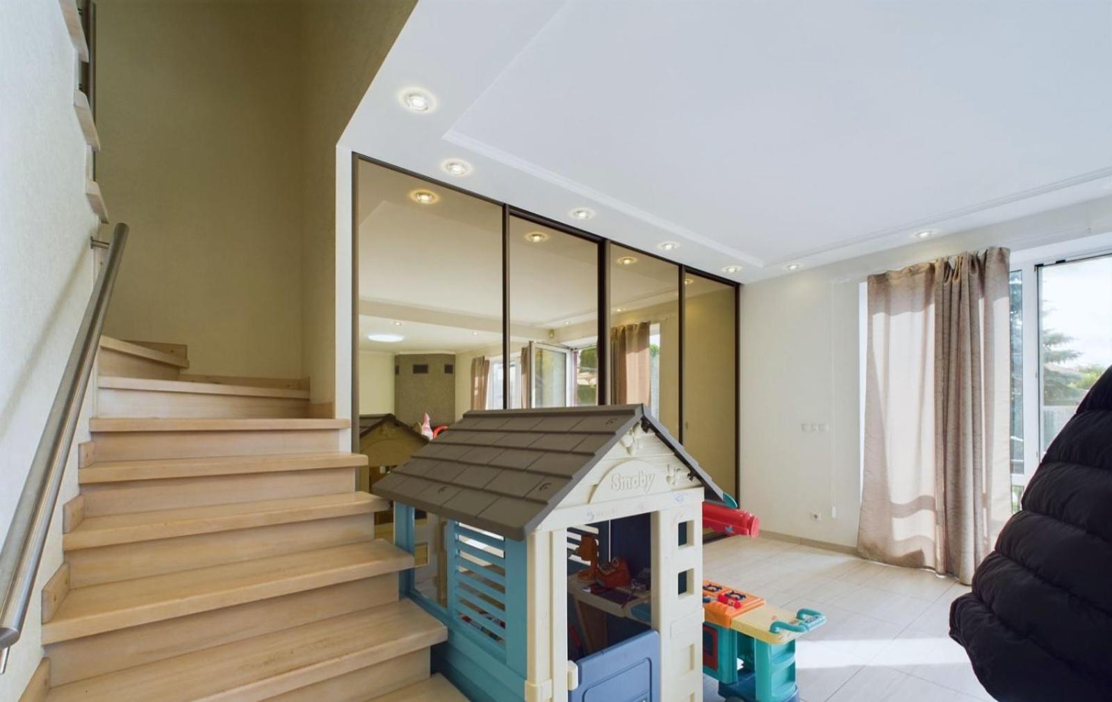 Family House L&m *